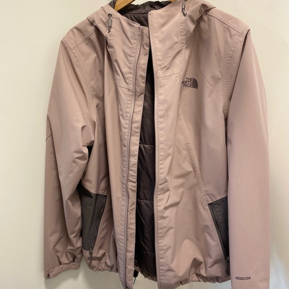 Gently worn 2 layer The North Face fall jacket in mauve - Picture 4 of 7